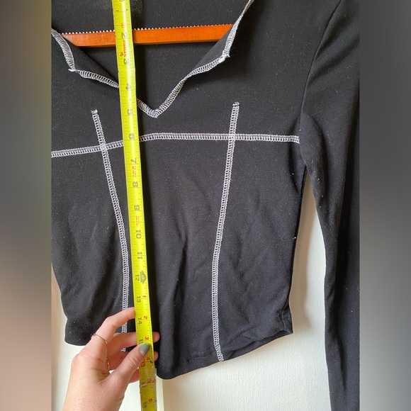 Dazy Black White Stitching Long Sleeve Contrast Top Tapered Small Womens Notched - Picture 7 of 10